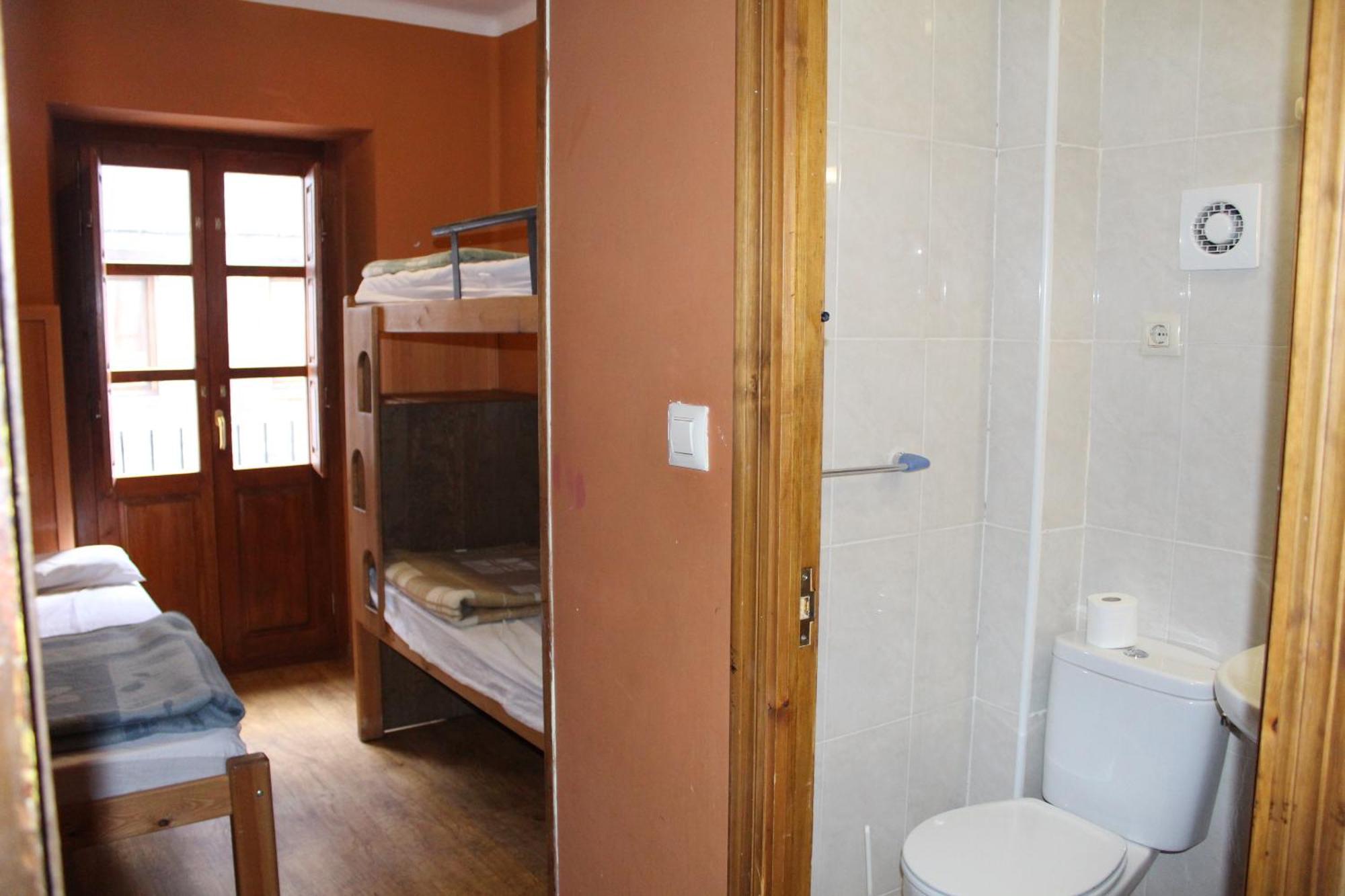 Albergue-Refugio Sargantana Canfranc Zimmer foto