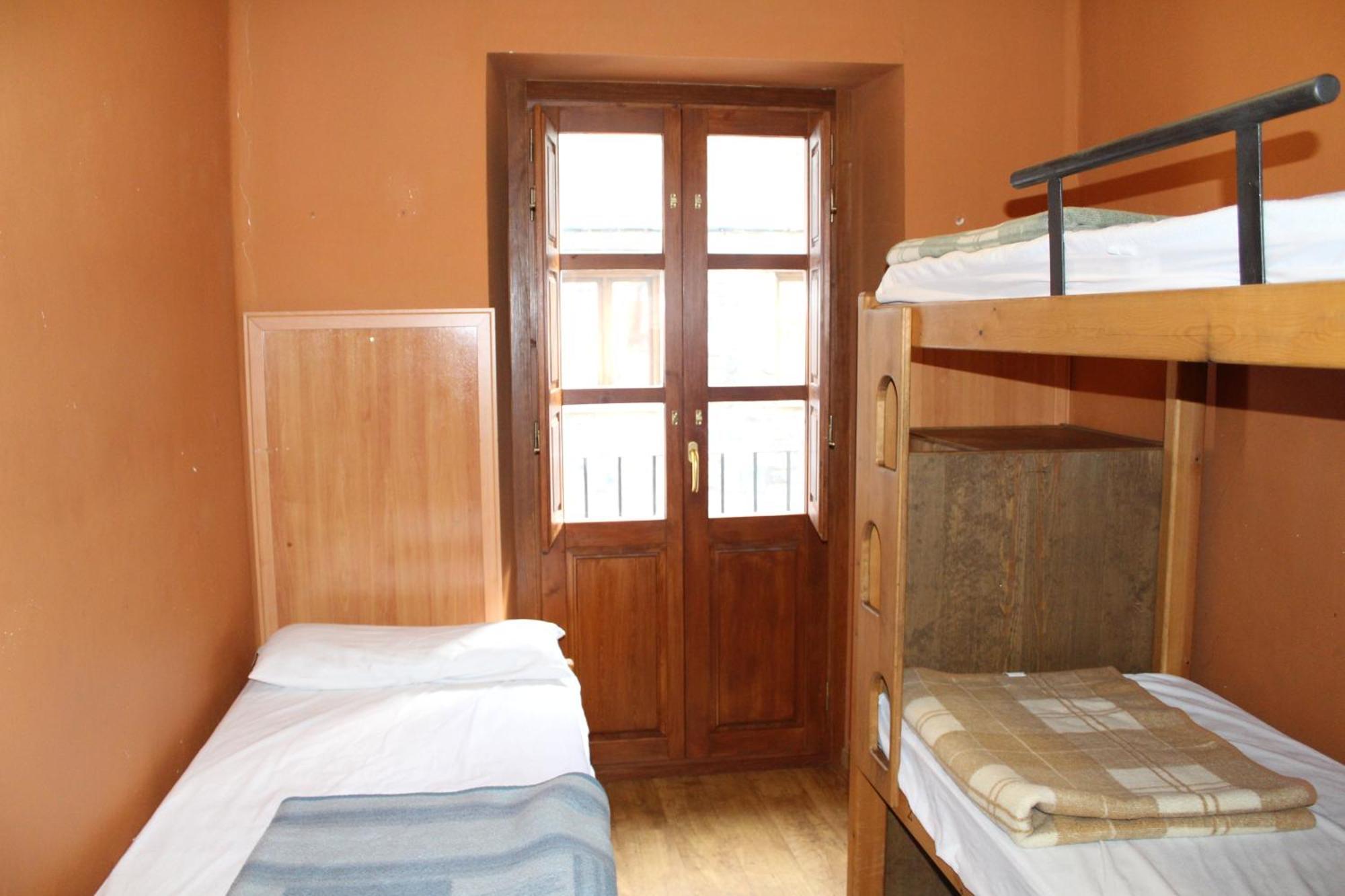 Albergue-Refugio Sargantana Canfranc Zimmer foto