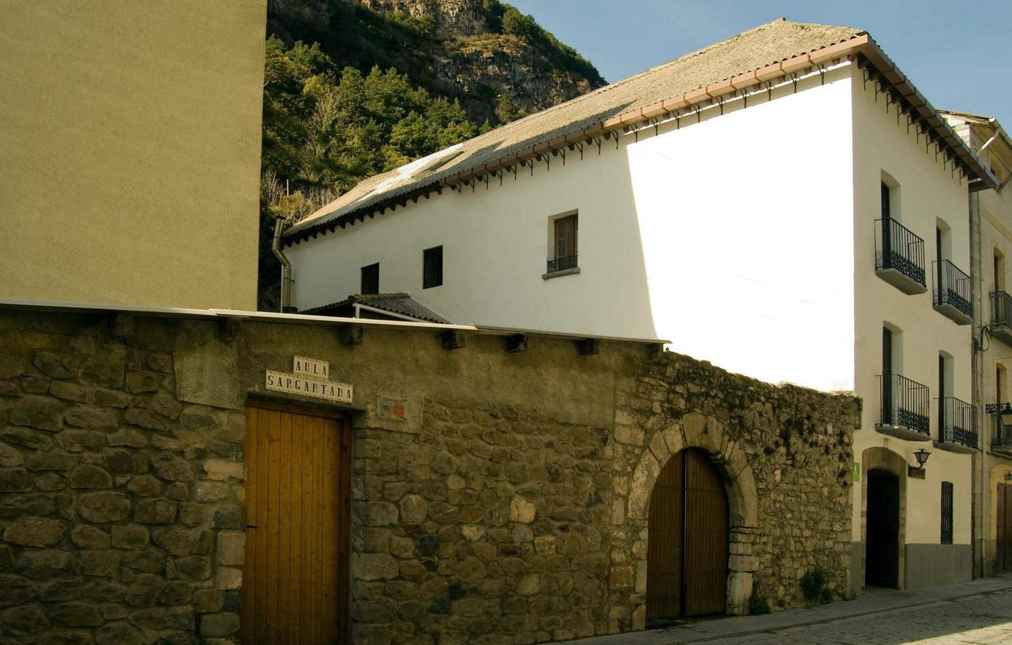 Albergue-Refugio Sargantana Canfranc Exterior foto